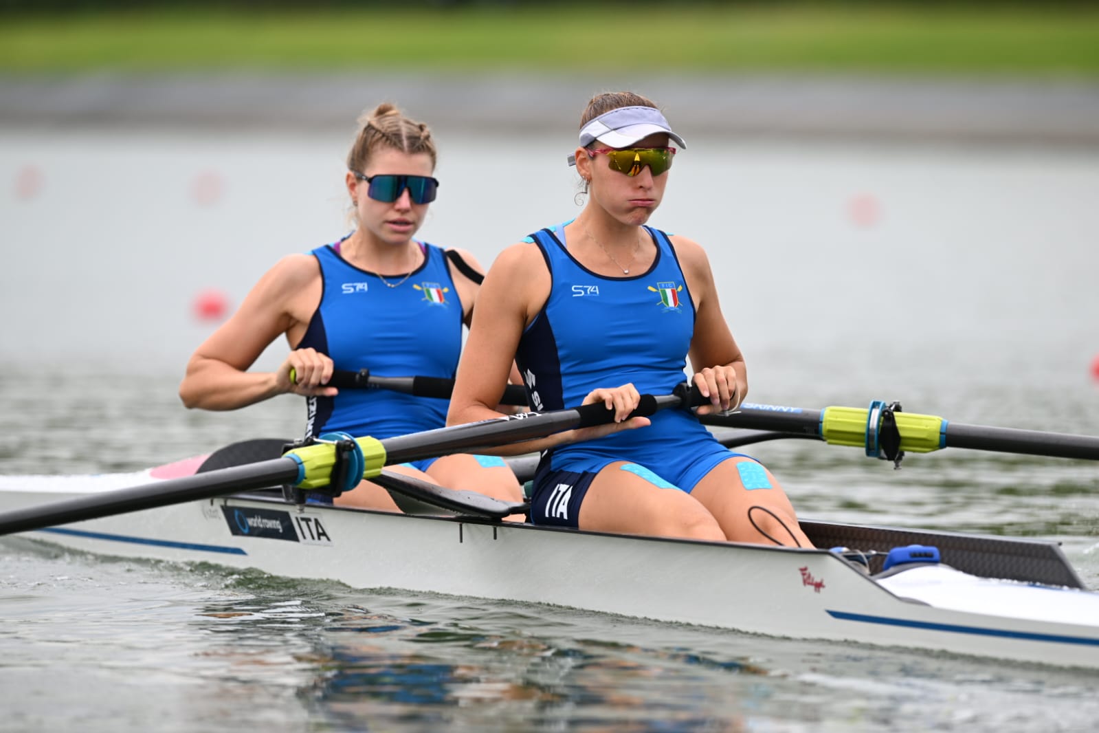 Mondiali a Shanghai: miglior tempo per il 4 di coppia maschile, in semifinale anche il 2 senza femminile della varesotta Codato