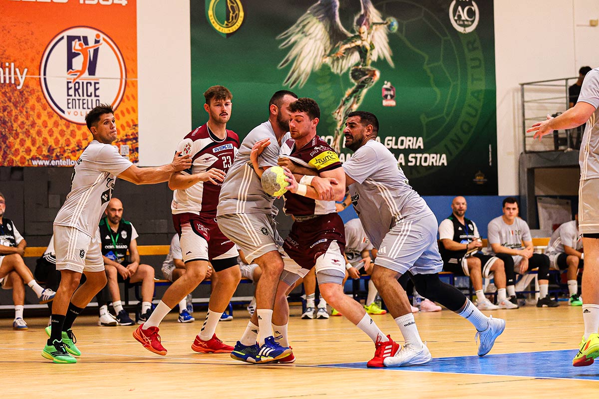 Handabll Cassano Magnago, non basta il cuore: la Supercoppa va a Conversano 27-25