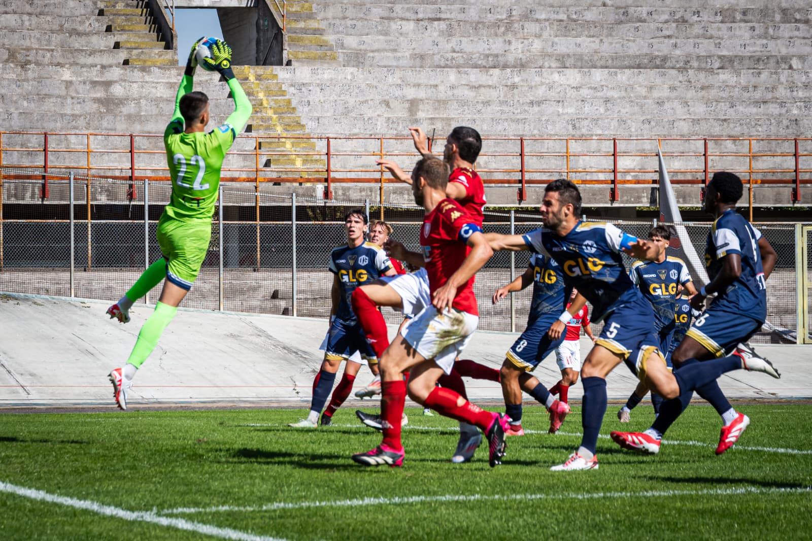 L’Ossola trema sulla traversa di D’Iglio, ma vincono le difese: 0-0 tra Varese e Chisola