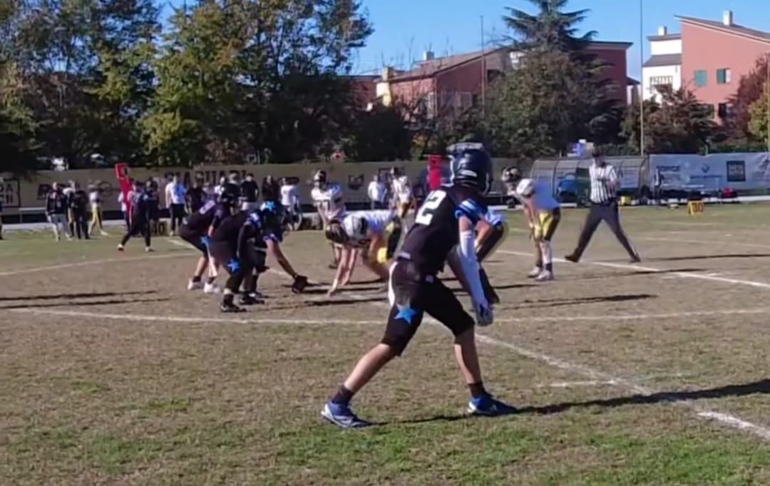 Blue Stars Busto Arsizio da applausi: 14-36 all’esordio a Torino. Blue Storms a riposo, gli Skorpions scalpitano