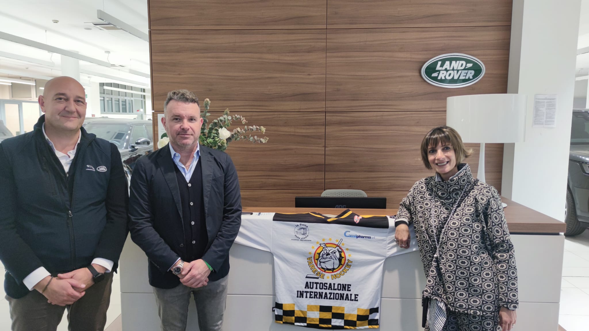 L’HC Varese 1977 scalda i motori all’Autosalone Internazionale, Longhi: “Cresciamo insieme” – VIDEO