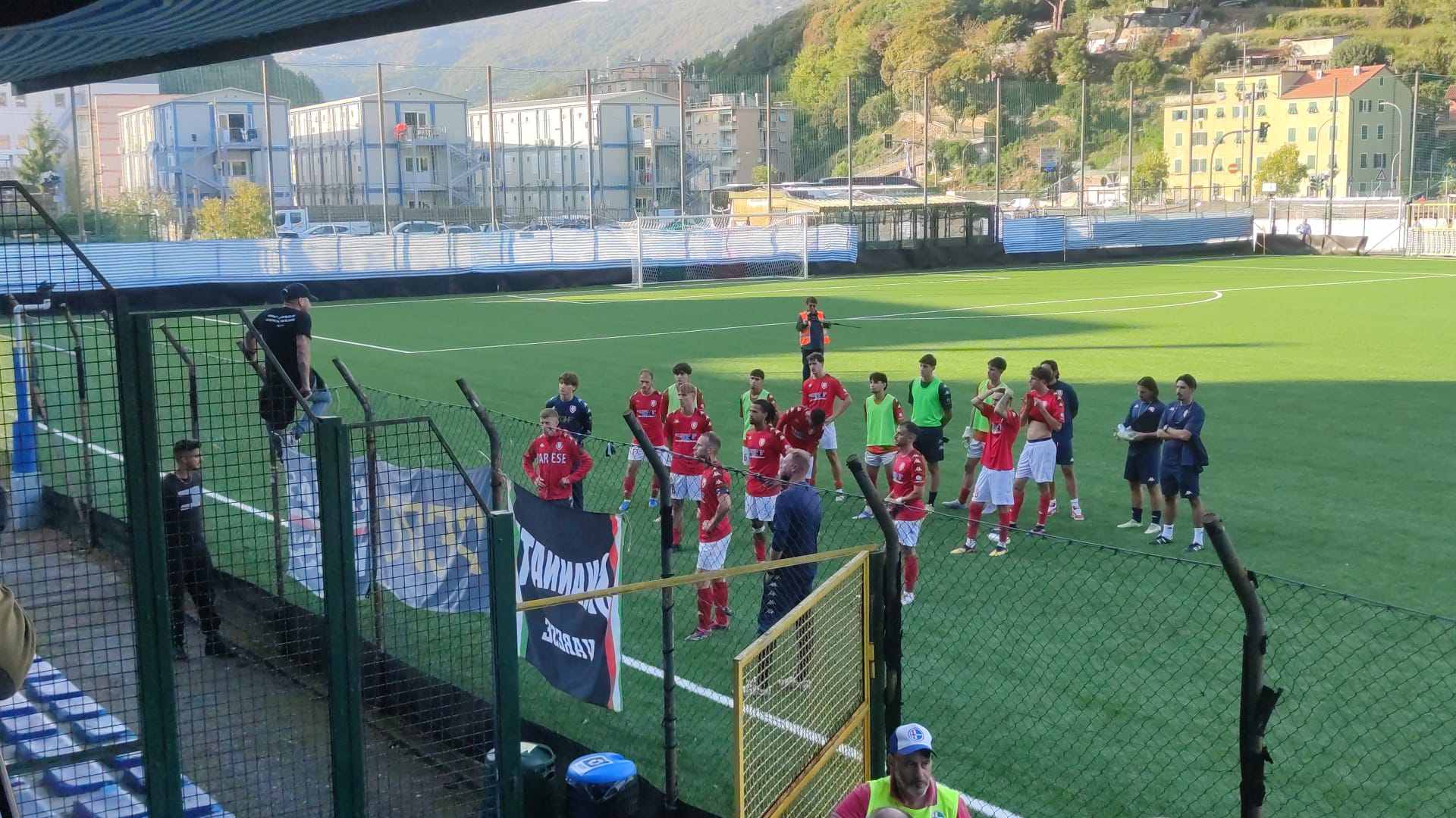 Varese distrutto dal Ligorna: 4-0 umiliante. La Curva alza la voce, ma applaude e incoraggia la squadra