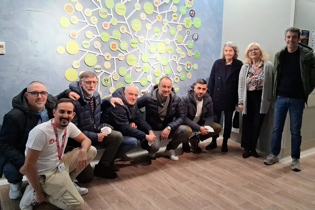 Il Monate abbraccia i bambini della Fondazione Giacomo Ascoli: “Vogliamo essere parte del loro sorriso”.