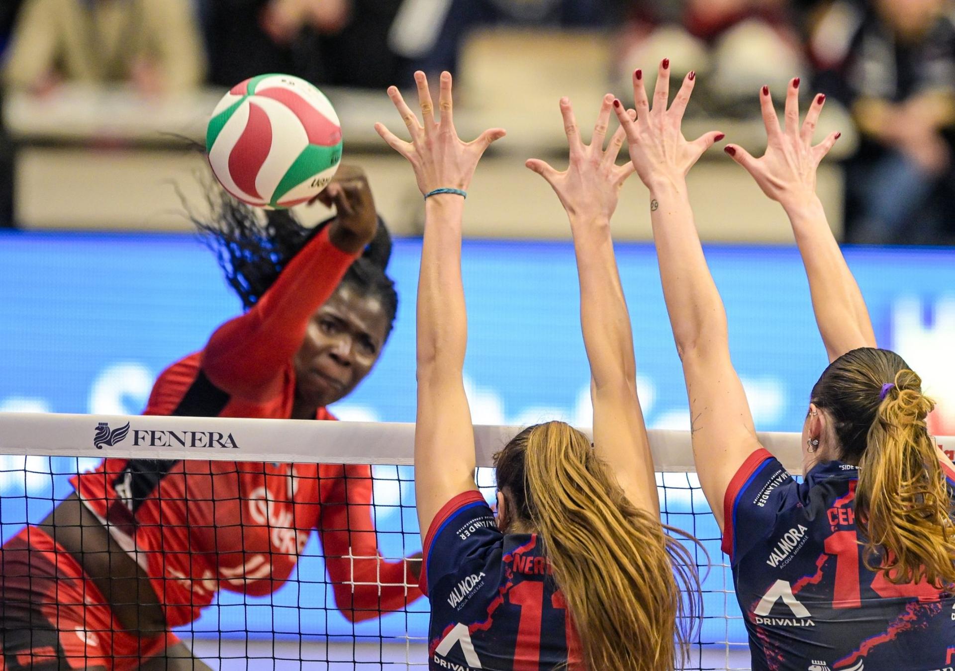 UYBA a un passo dall’impresa: Chieri vince 3-2 al tie-break e vola alle Final Four di Coppa Italia