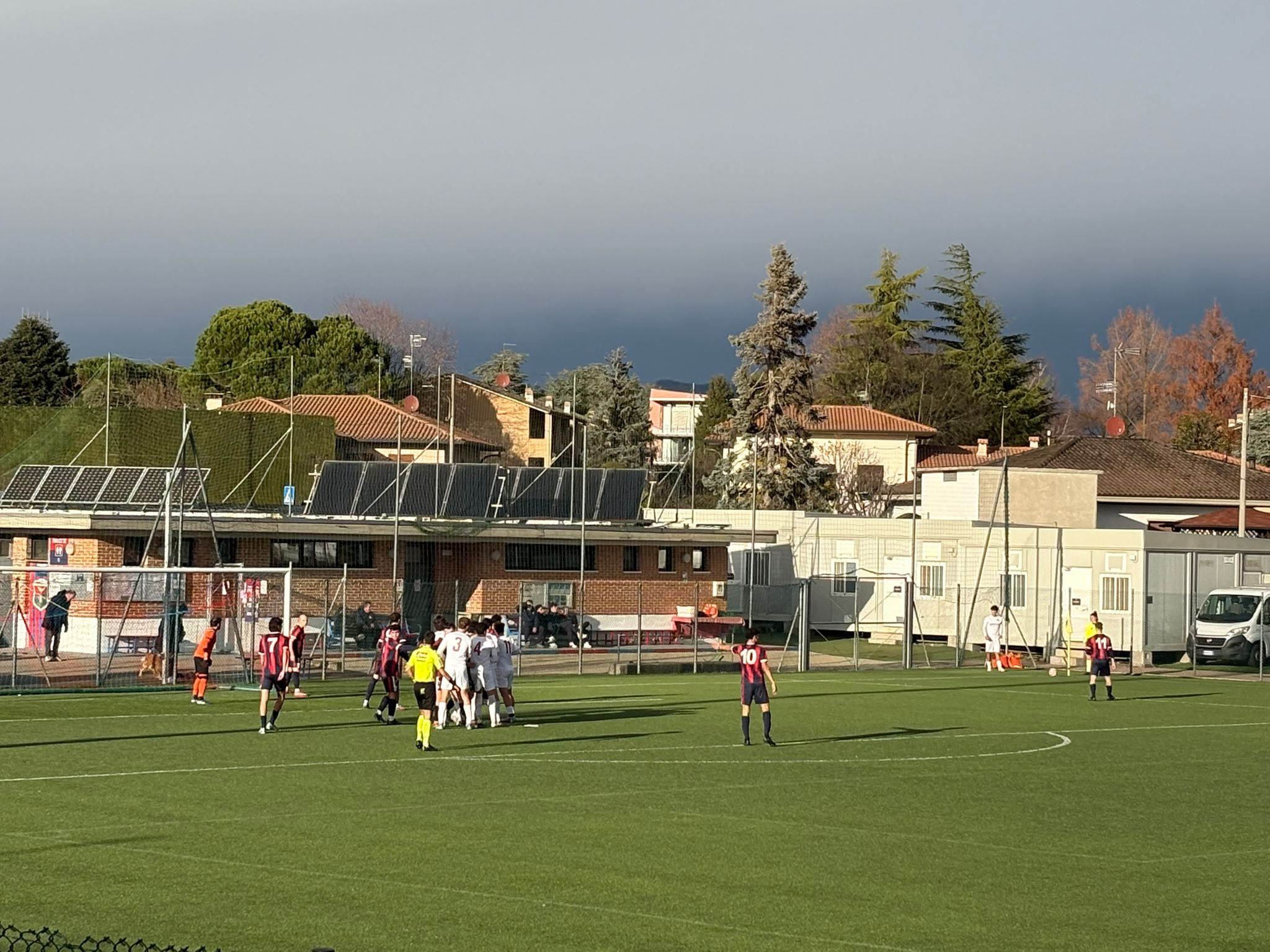 13^ – Derby varesotto al Gavirate, superato di misura il Morazzone (0-1). Altro punto per il Verbano col Gallarate 0-0