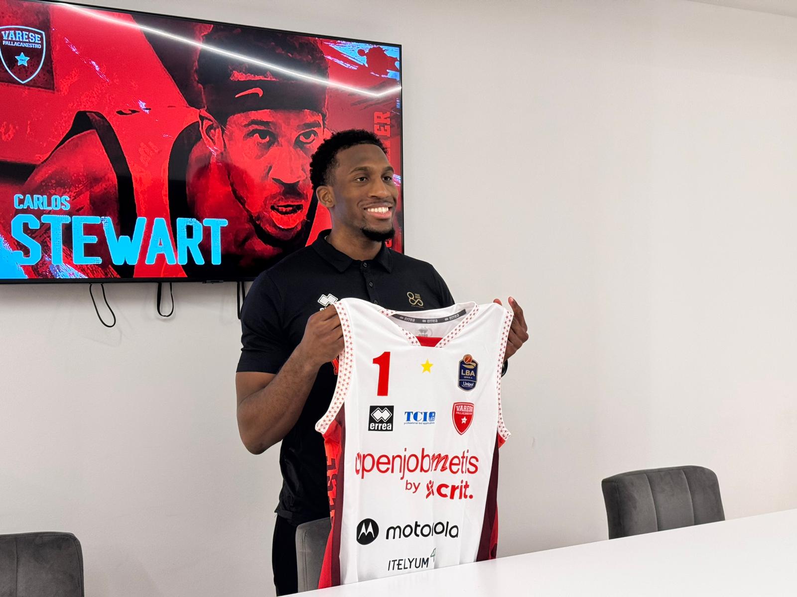 Pallacanestro Varese, ecco Carlos Stewart: “Qui per difendere e razionalizzare il ritmo offensivo”