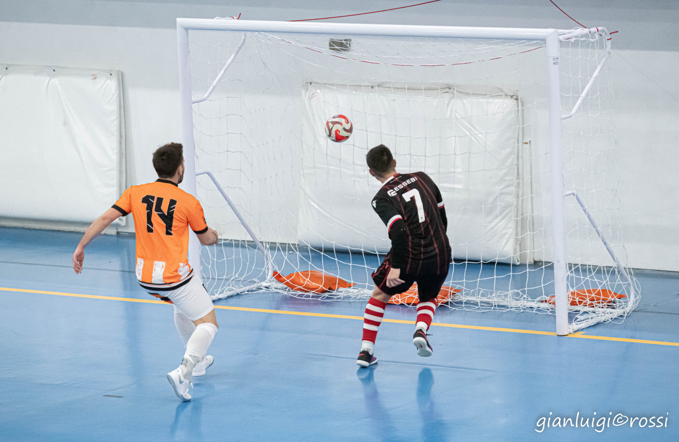 Futsal Varese, vittoria di carattere: MLA battuto in rimonta 4-2. Intini: “Alla lunga viene sempre fuori il lavoro corale”