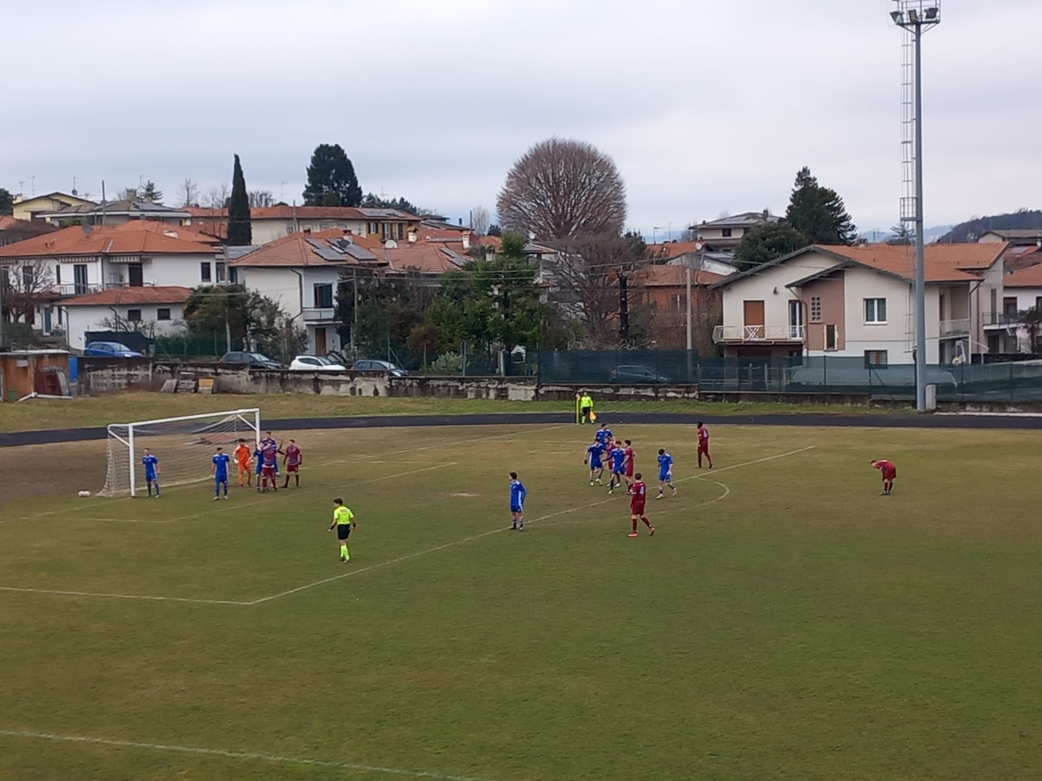 18^ – Brutti ko per le varesotte: cade l’Ispra con la capolista Aurora 1-2. Pesante sconfitta per il Morazzone con l’Acc. Inveruno 6-1