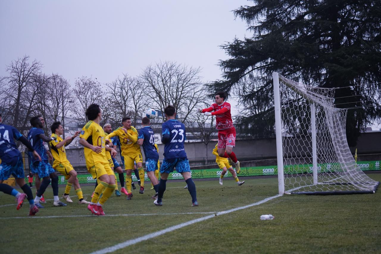 Cade la Castellanzese in casa, la Nuova Sondrio rimonta e vince 1-2