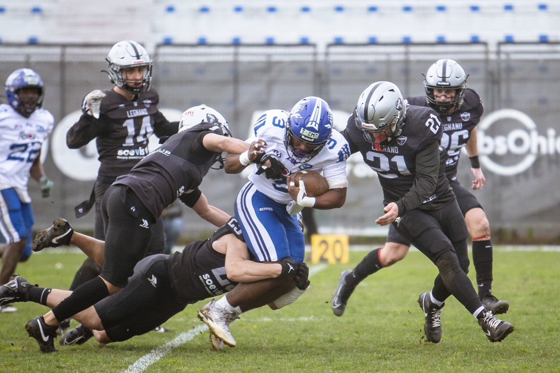 IFL, esordio show dei Frogs Legnano: 49-14 ai Warriors al Mari. Kent: “Prestazione solida, molto da migliorare”