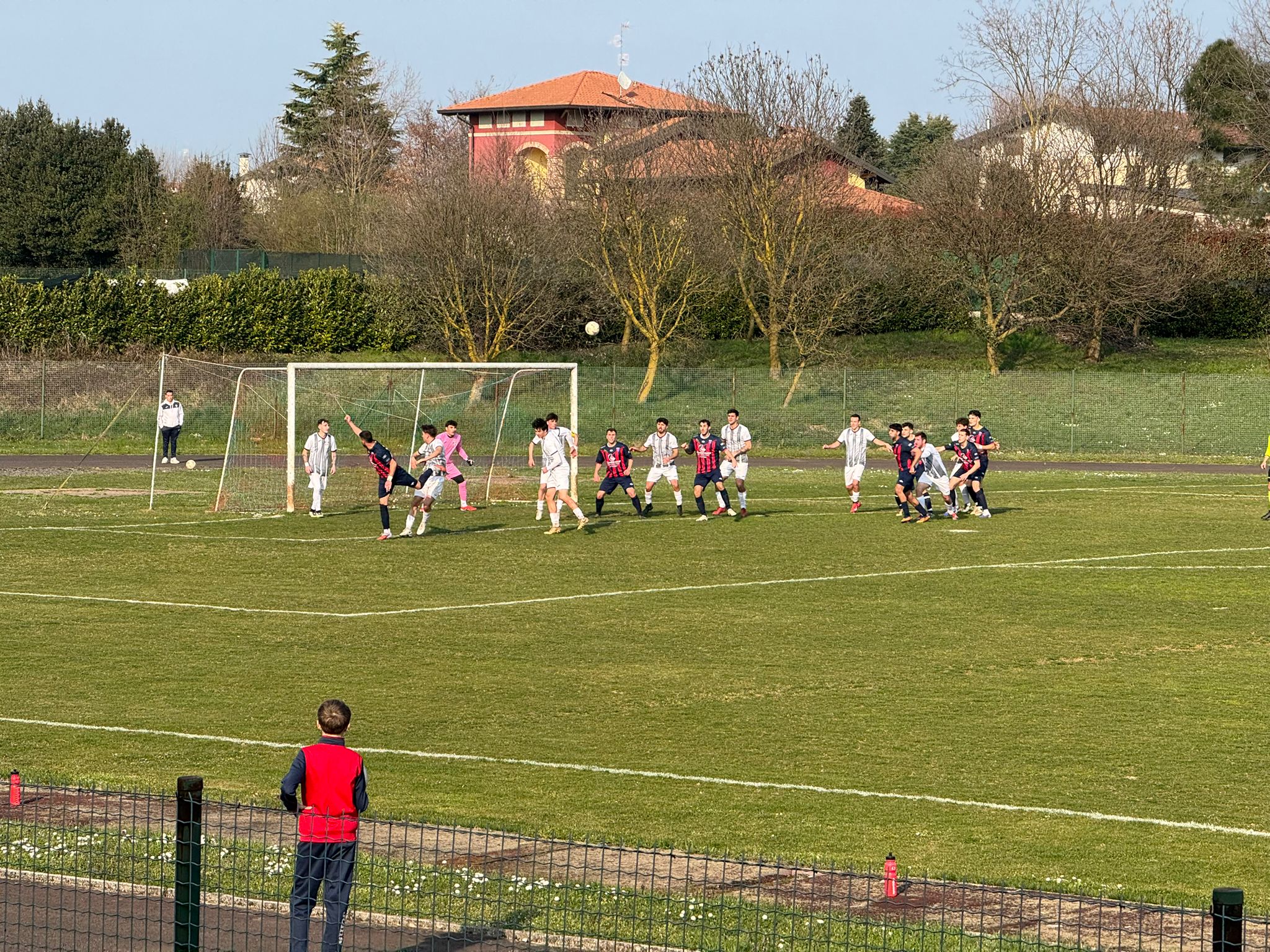 Con le unghie e con i denti: l’Union Villa Cassano batte la Turbighese 2-1