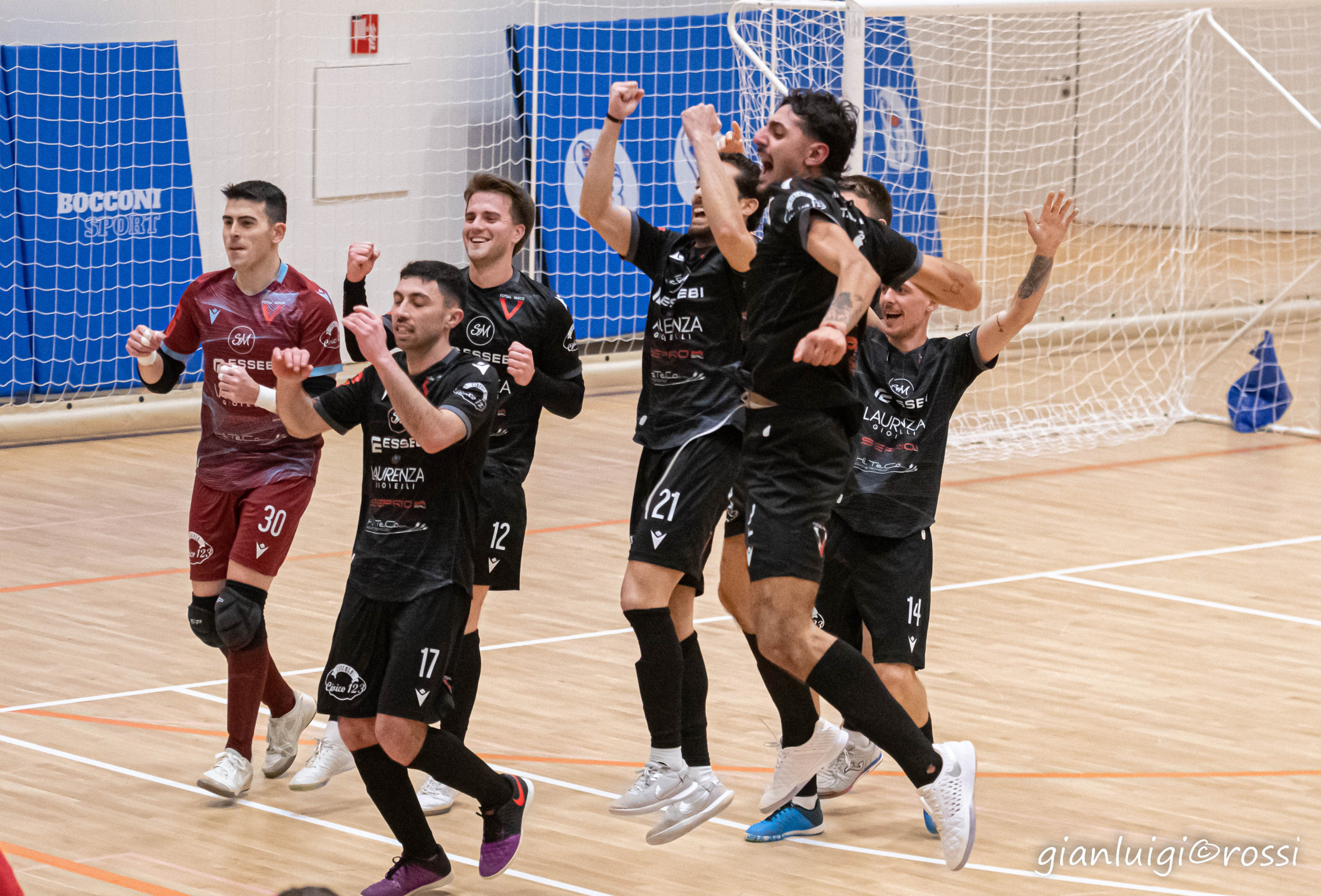 Futsal Varese, così ci piaci! Bocconi ko 6-5, lucchetto al 2° posto. Intini: “Questa la squadra che voglio”