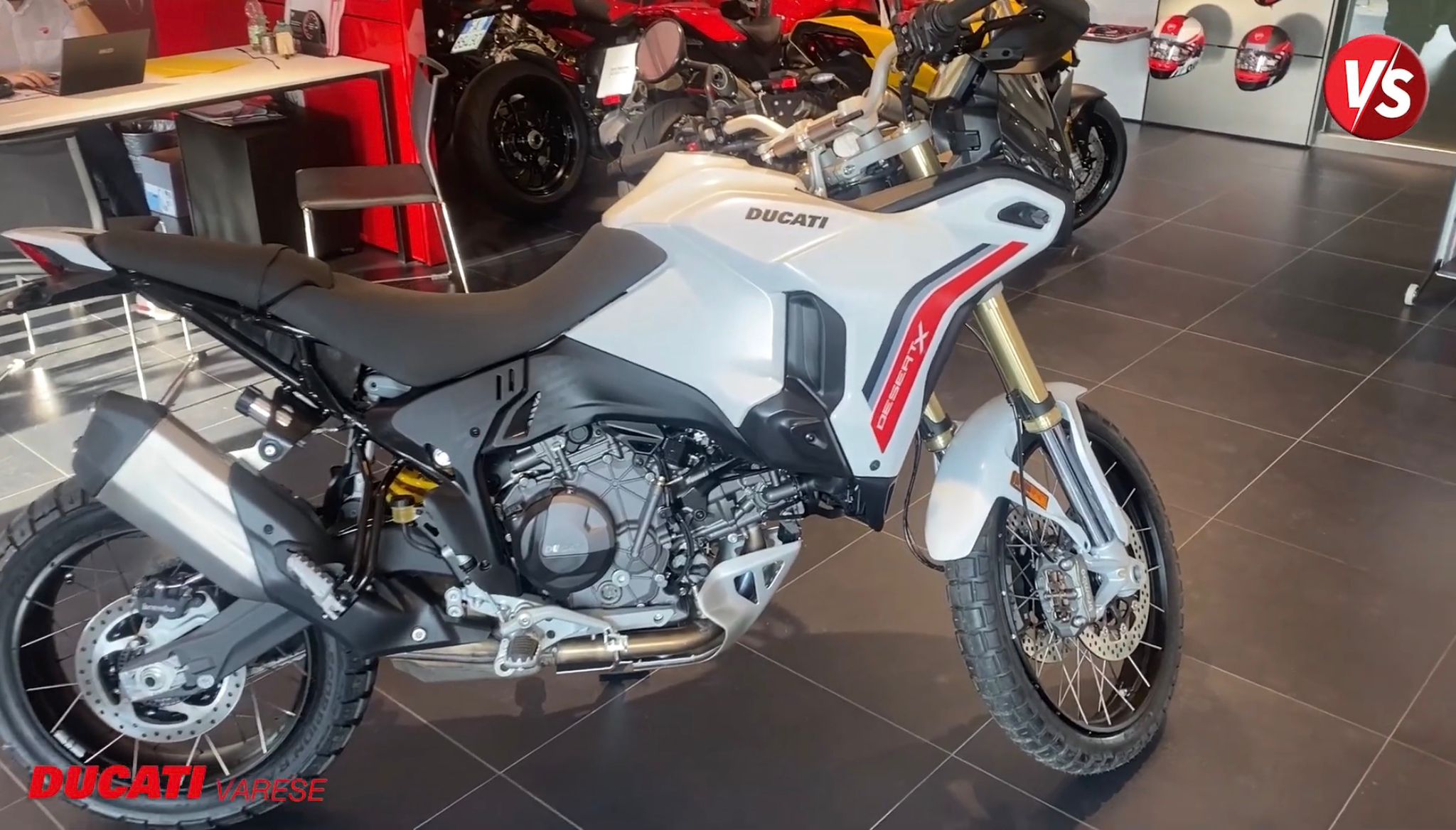 Il 2026 di Ducati si apre con la nuova Desert X – VIDEO