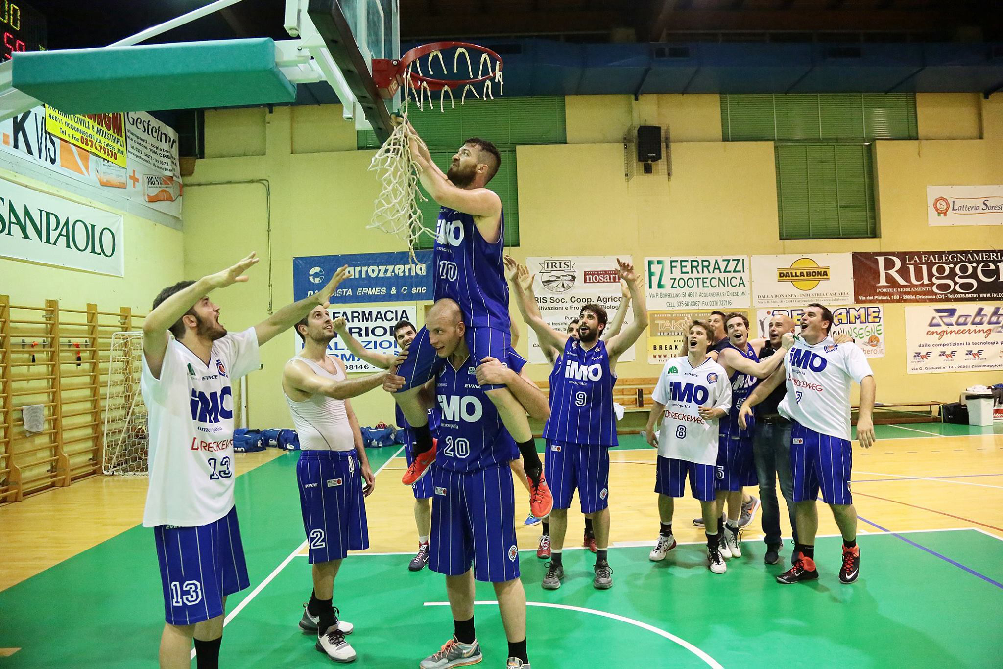 La Robur Saronno celebra la squadra degli “Indimenticabili”