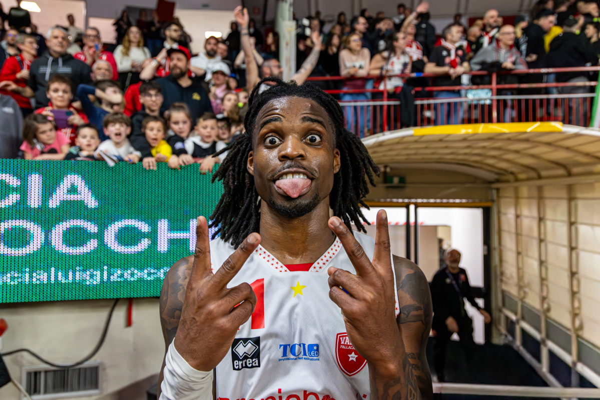 Pallacanestro Varese – Tortona 97-87, in foto