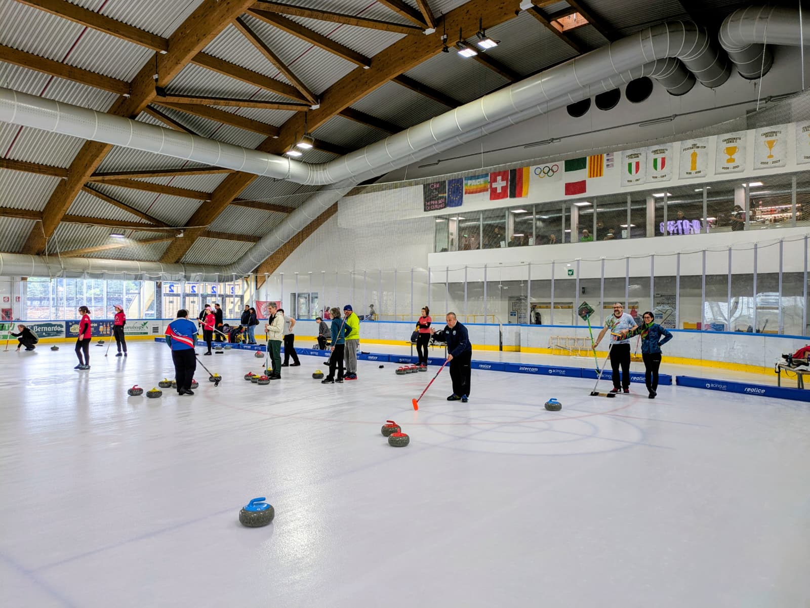 Il fascino del ghiaccio e lo spirito olimpico tornano a Varese: al via la 3ª Edizione del Torneo Internazionale di Curling “A8 Mi-Va”