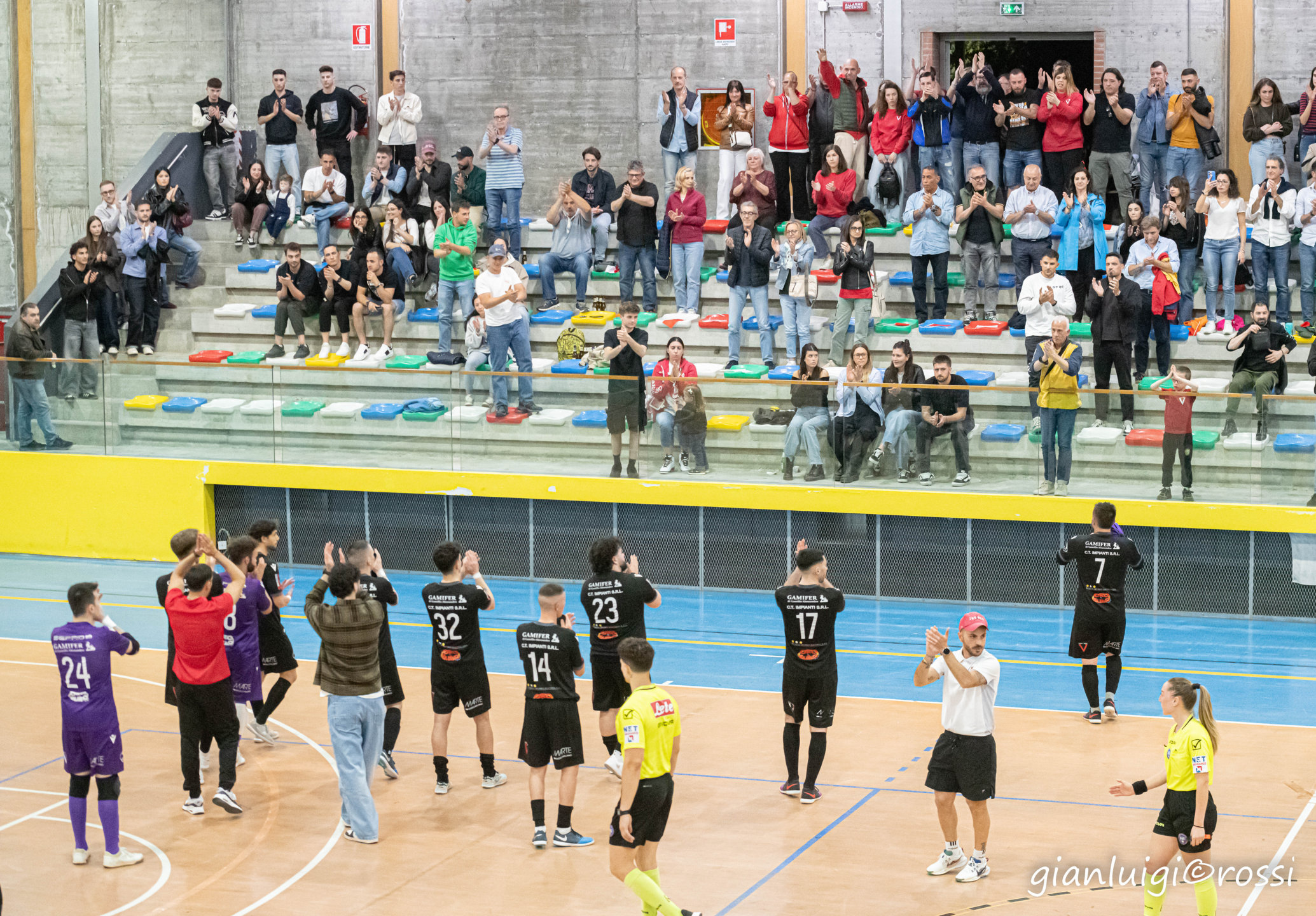 Futsal Varese, pareggio amarissimo: 2-2 e Cometa in finale playoff. Intini: “Ragazzi fantastici fino all’ultimo”