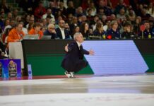 Kastritis: “Vittoria importante nonostante Sassari abbia dominato a rimbalzo”. Mrsic: “Finale di partita non deciso dai giocatori”