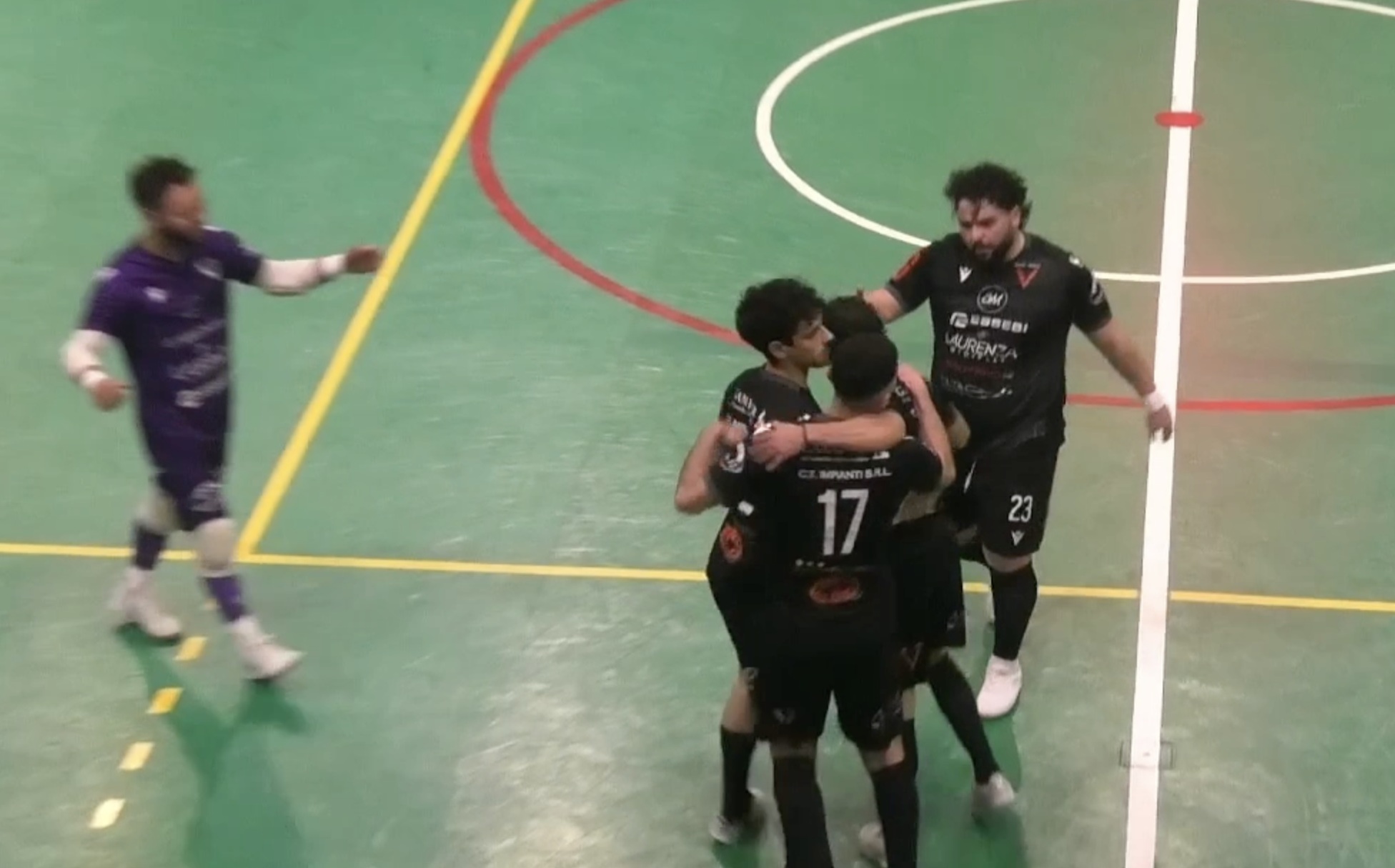 Il Futsal Varese chiude con un pareggio, a Cernobbio è 2-2. Intini: “Squadra vogliosa, fiero del percorso fatto”
