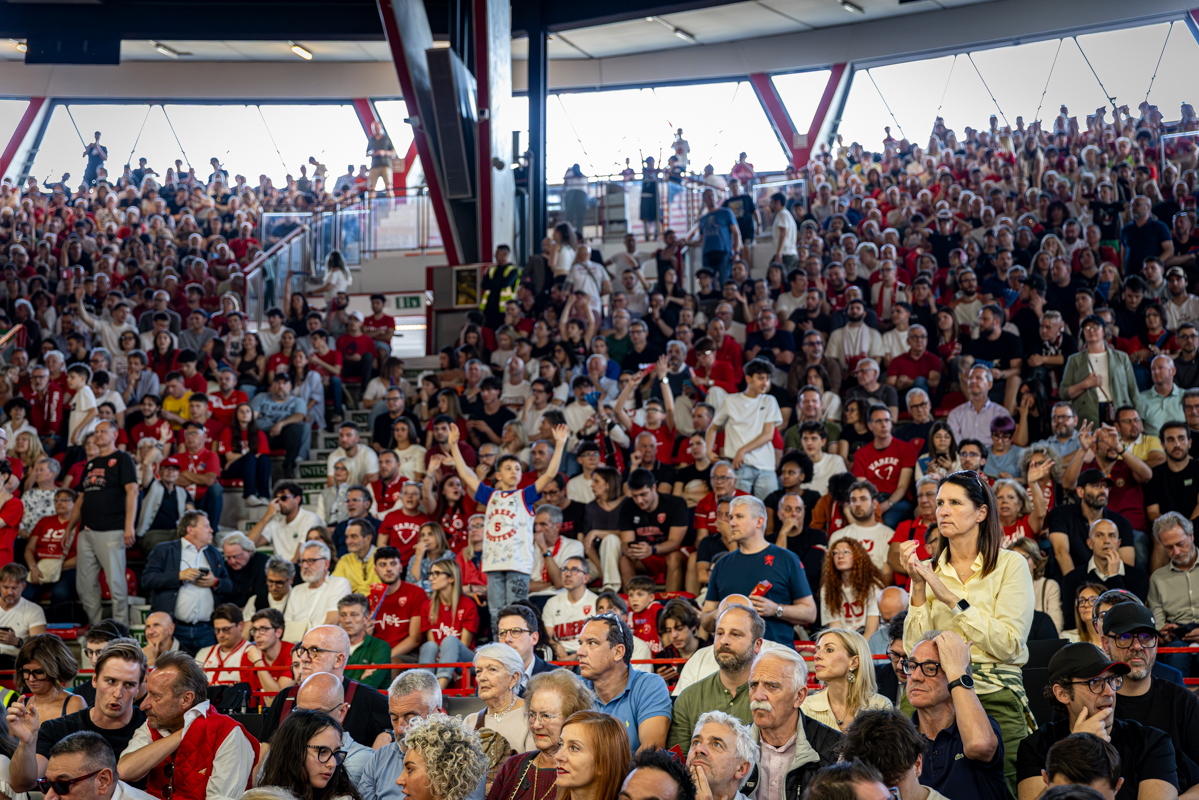 Tifosi pall.va cremona 12