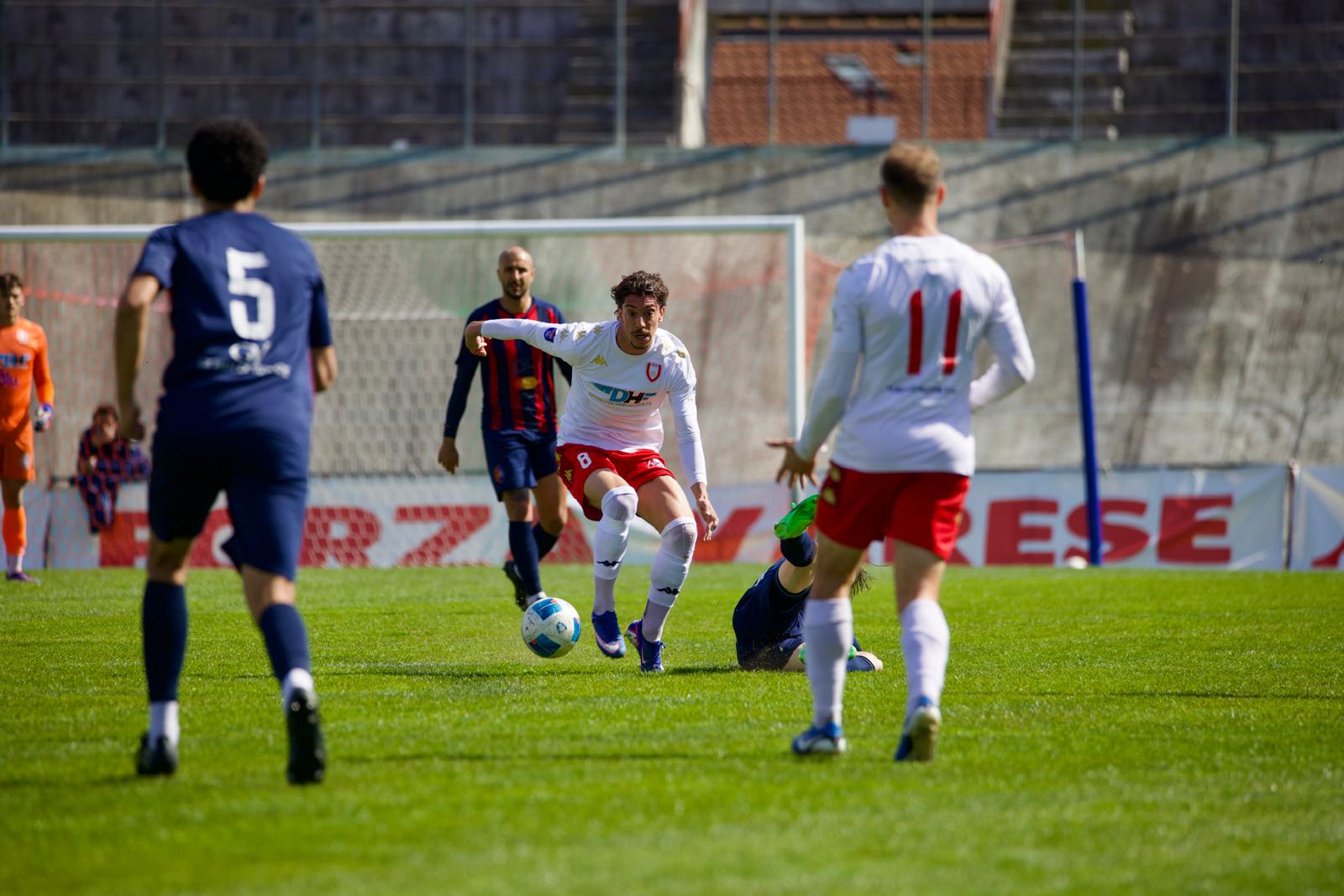 Frittata di Pasqua: la Valenzana regala un gol, il Varese ne concede due. Sconfitta (1-2) che fa male