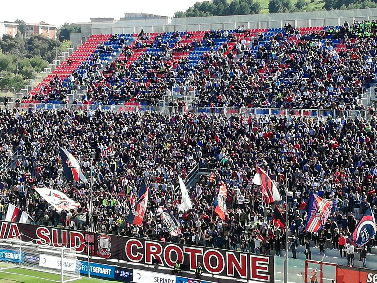 Problemi, problemi, problemi. Dopo la Ternana un altro club a rischio iscrizione?
