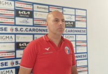 Caronnese-Saronno, Ferri: “Dieci minuti fatali”. Tricarico: “Vittoria meritata in un momento positivo” – Le pagelle