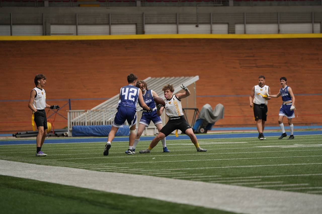 Flag football – Weekend ricco di spettacolo, buoni segnali da Skorpions e Gorillas. Blue Stars imbattuti