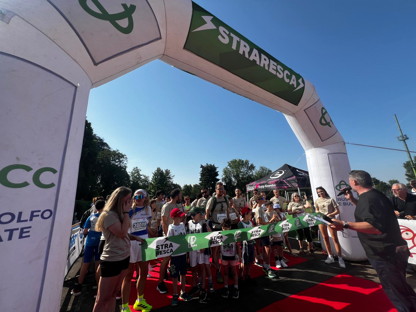 Caldissima, coloratissima e fortissima: la StraResca regala una domenica di sport e amici a Rescaldina