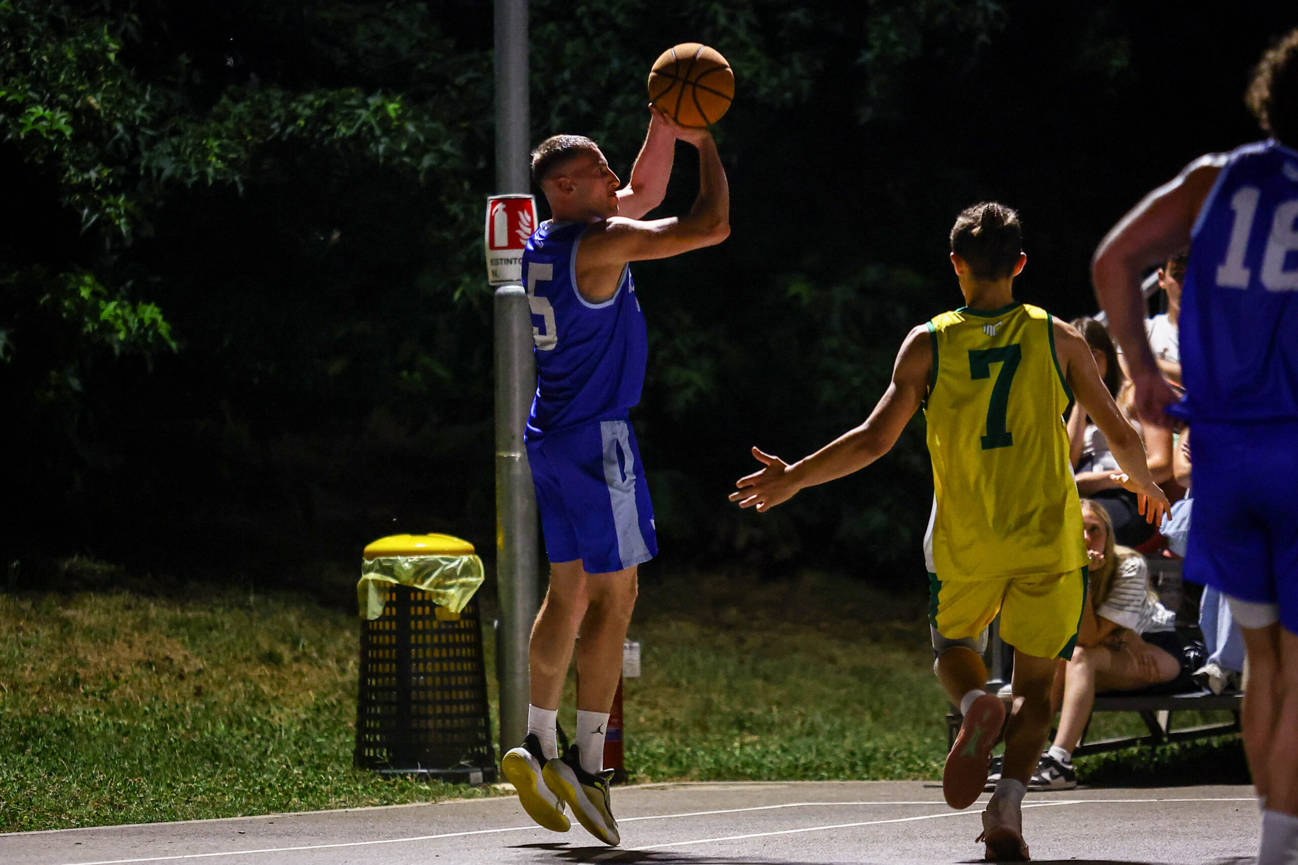 Master Cage, esordio per Raptors e Miami. Super sfida Young tra Orlando e Indiana