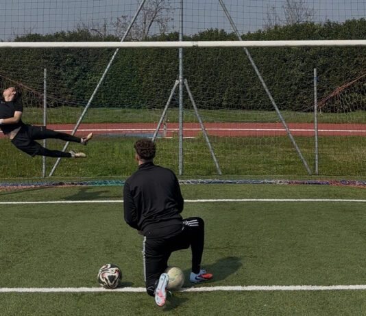 Emozioni tra i pali e challenge sui social, ecco il progetto di Nicolò Cherchi: “Visibilità a chi non ce l’ha. Sogno di sfidare un giocatore di Serie A”