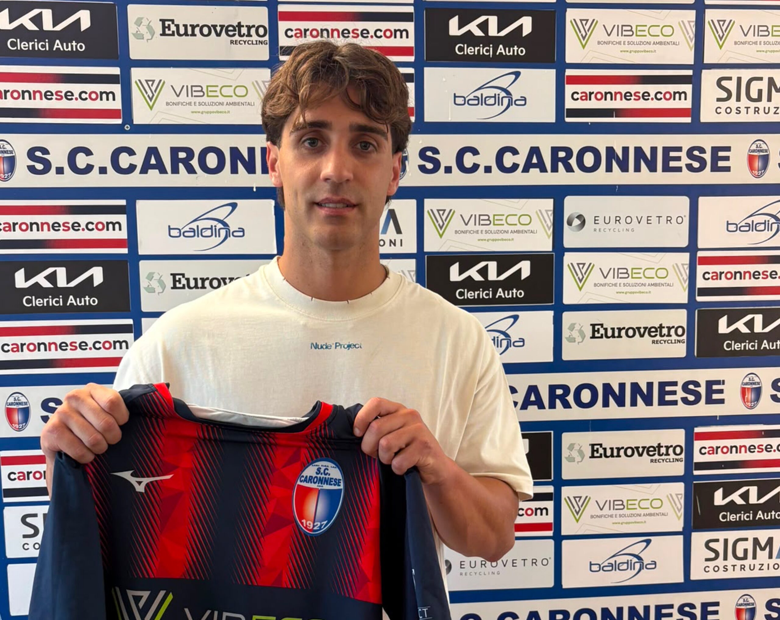 Caronnese, qualità in mezzo al campo. Ufficiale Edoardo Confalonieri: “Tra le migliori società d’Eccellenza”