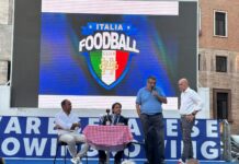 La partita dell’Italia Foodball Club inaugura l’Euro Rowing Village di Varese: “Ci vediamo nel lago più bello del mondo”