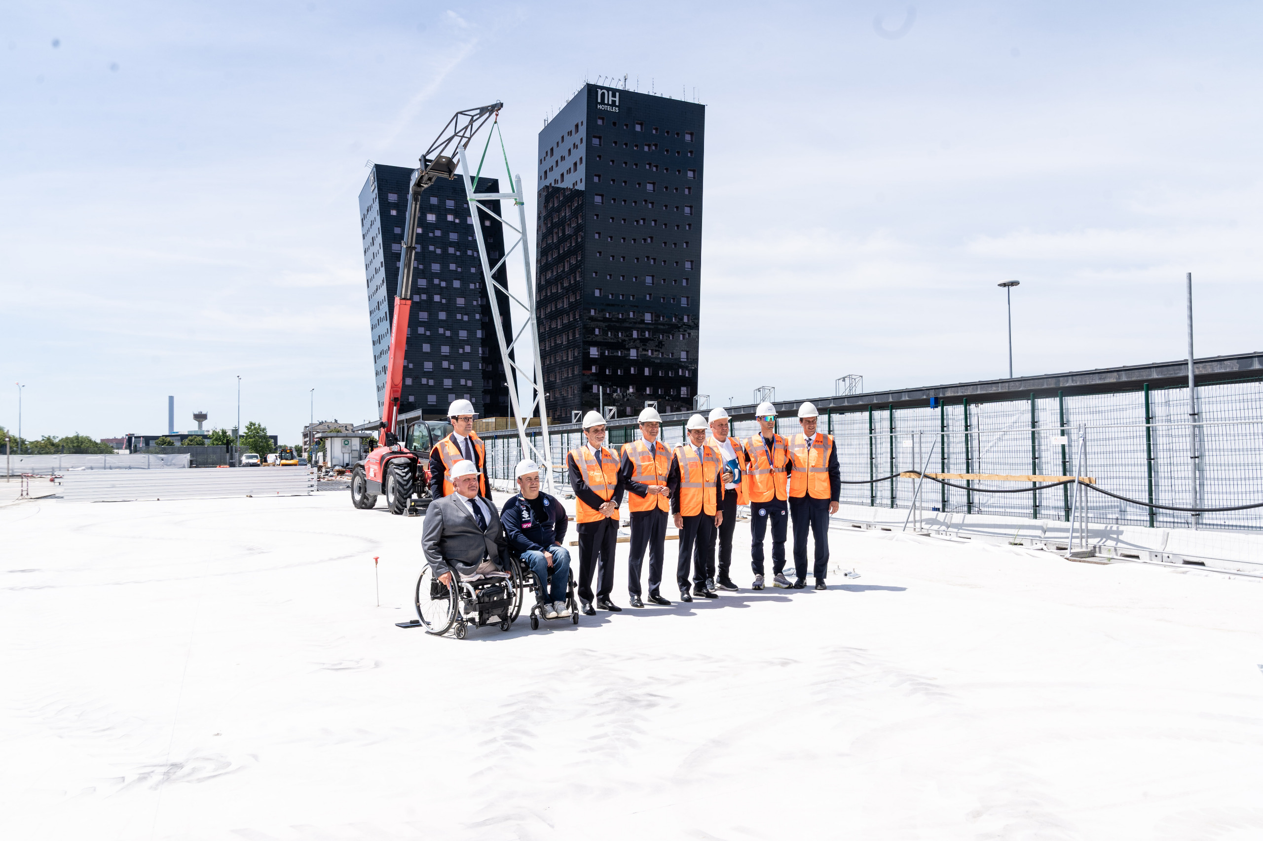 Fiera Ice Arena, al via i lavori: posato il primo pilastro del nuovo polo dedicato agli sport del ghiaccio