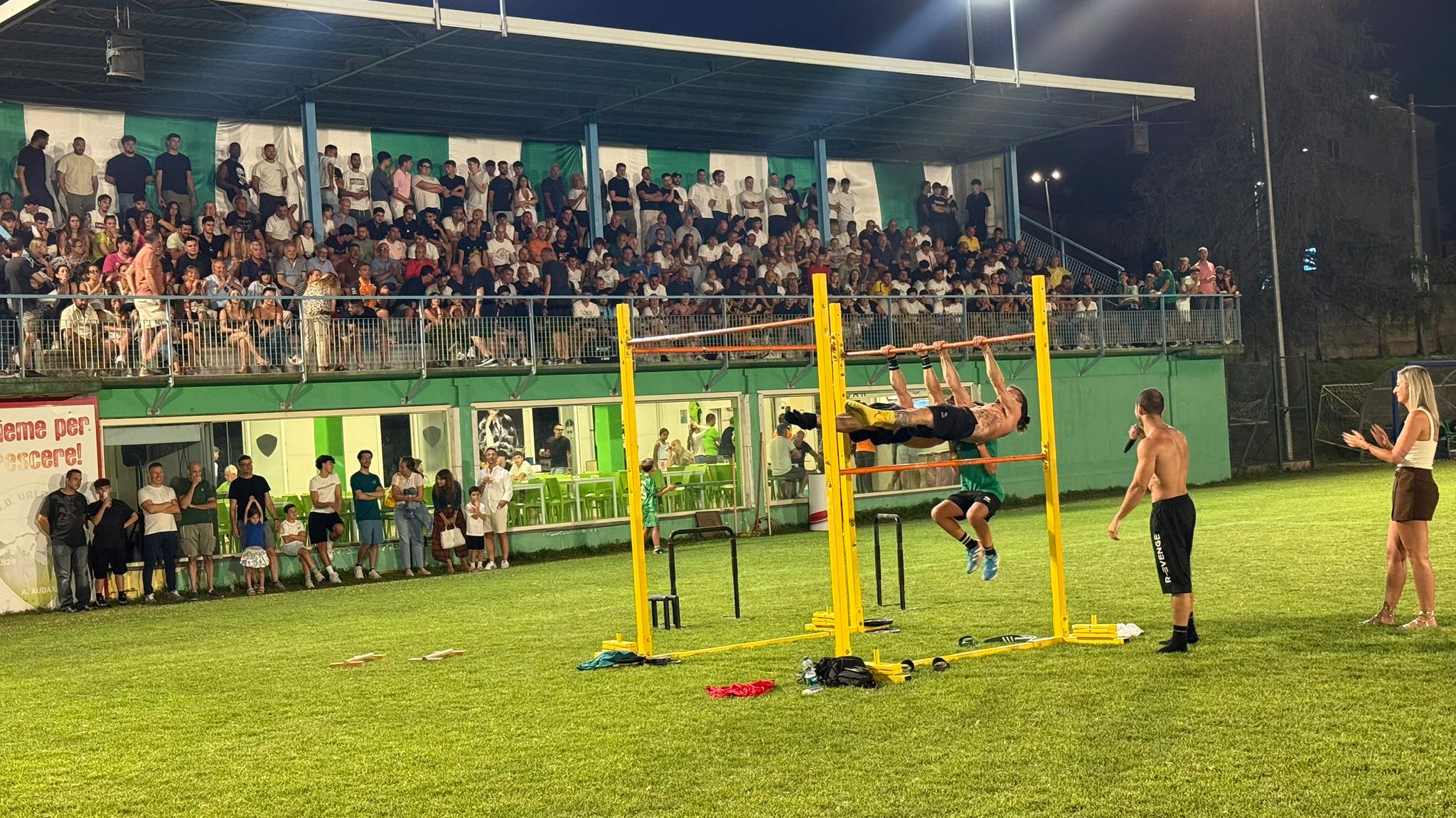 Dalla RAI alla Rasa, il Calisthenics Team ha conquistato Arcisate: “Vogliamo far conoscere il nostro sport” – VIDEO