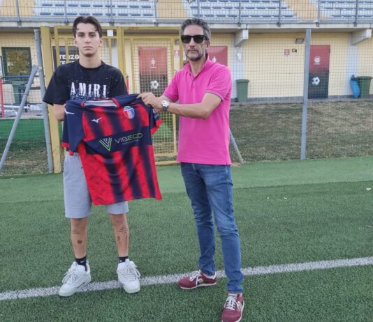 L’ex Varese Pliscovaz riparte dalla Caronnese: il classe 2006 è un nuovo attaccante rossoblù