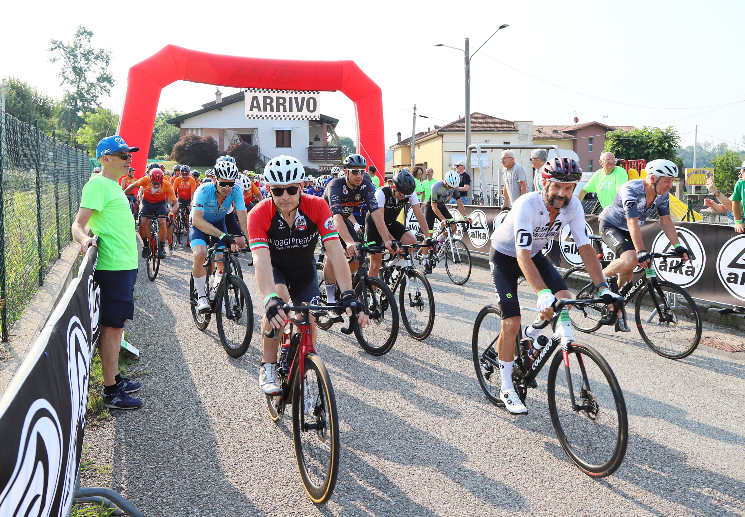 Grande successo della 6^ edizione della Randonnée di Arcisate: raccolti 7500 euro per la ricerca sulla SLA