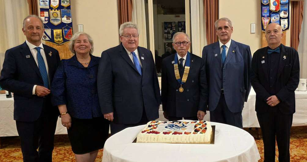Passaggio di consegne al Rotary Club Varese Ceresio. Luca Carminati nuovo socio onorario