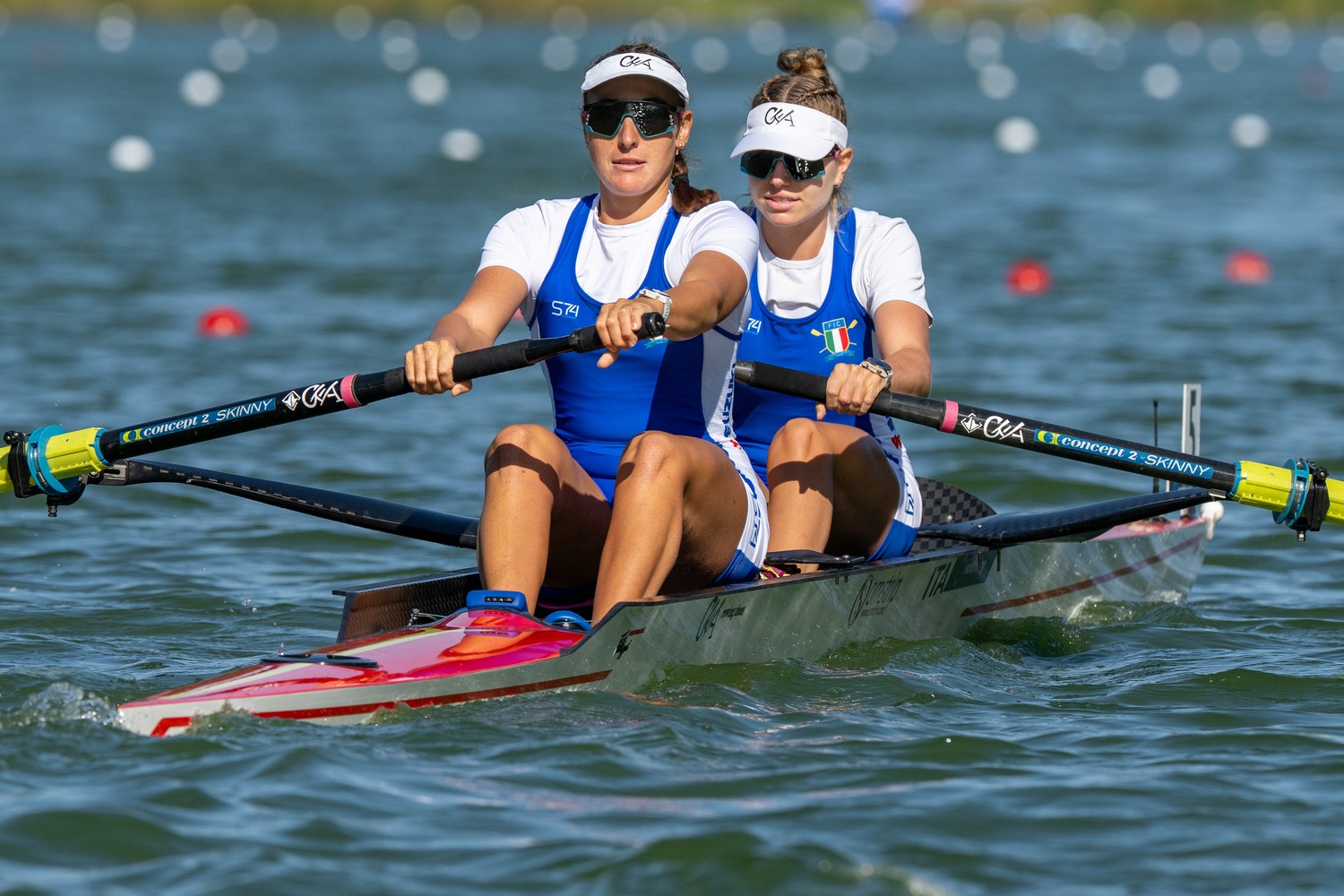 Mondiali Assoluti: i fratelli Codato in finale con i due senza. Avanti anche il doppio femminile
