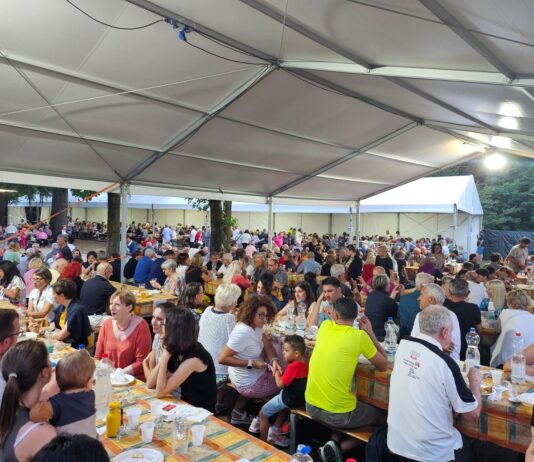 Festa di Ferragosto di Bizzozero, cala il sipario: oltre 14mila coperti e una comunità da applausi
