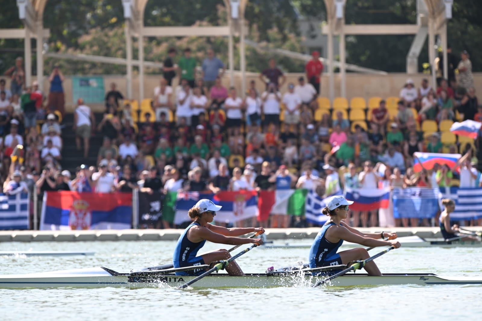Mondiali U19 – Sogno medaglia per Ribolzi, Gugole in Finale B. Il due senza femminile campione mondiale