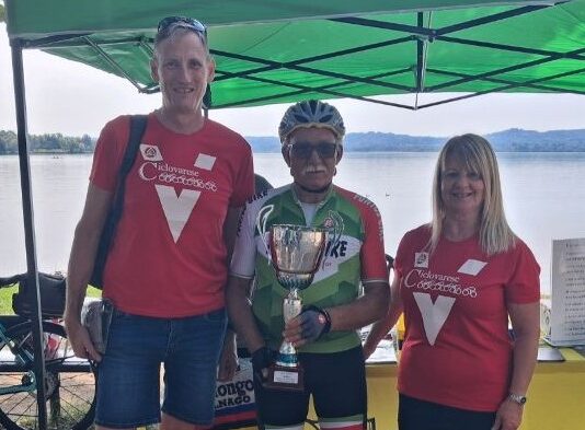 Il mondo delle due ruote sposa l’Alzheimer Fest a Gavirate: successo per il raduno di Ciclovarese