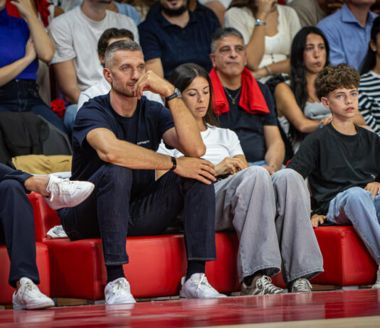 Facce da…Itelyum Arena: la fotogallery dei tifosi di Pallacanestro Varese – Virtus Bologna