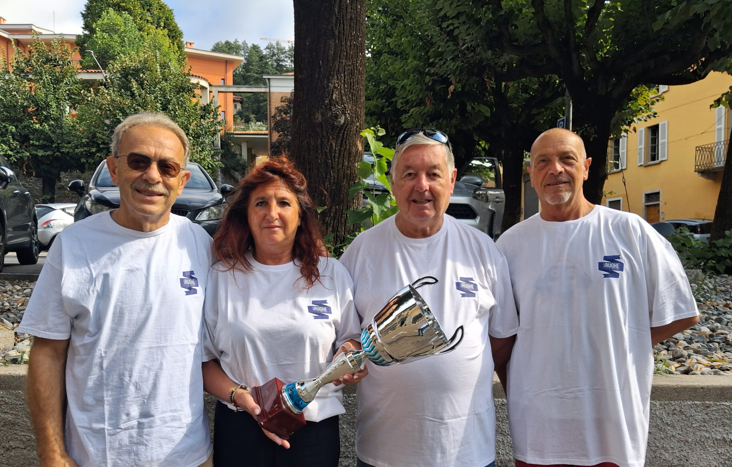Pedali, passione e solidarietà: a Gavirate il cicloraduno fa tappa all’Alzheimer Fest