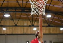 Pallacanestro Varese, con Napoli prova da grande squadra: vittoria 98-102