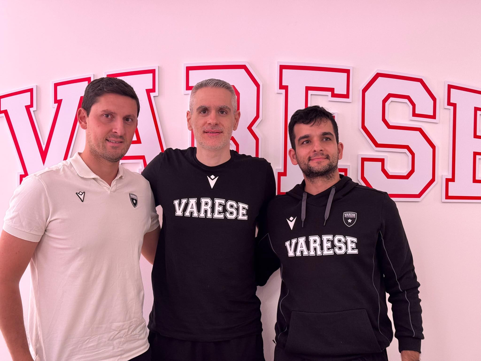 Kastritis: “Dispiaciuti per McDowell-White ma abbiamo soluzioni per sostituirlo. Con la Virtus decisivi rimbalzi e transizioni difensive”