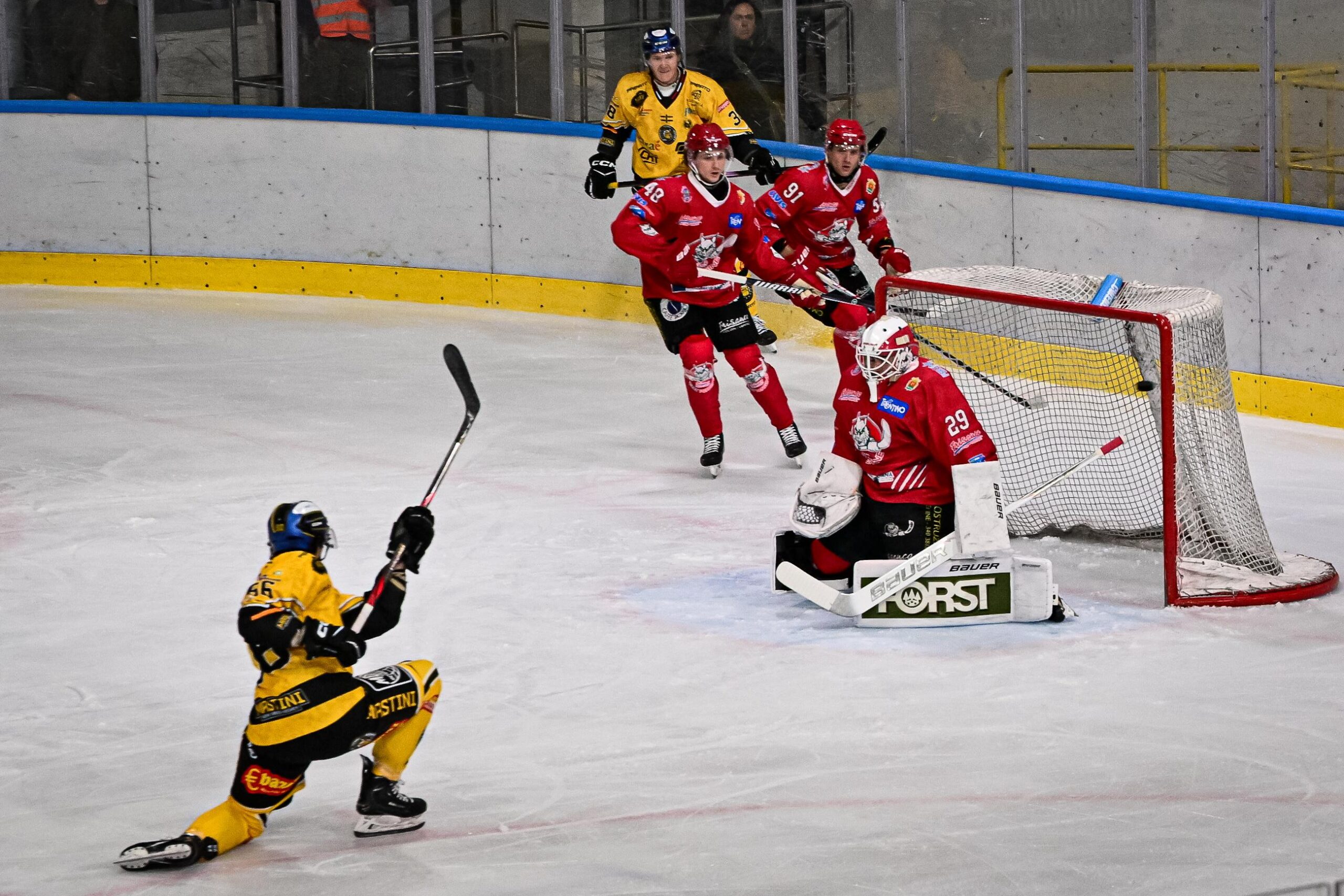 I Mastini rischiano grosso con le Linci, ma basta un tempo (e un gol): Varese piega Pergine 6-4 col brivido