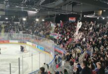 Milano riabbraccia l’hockey: la Fiera Ice Arena canta nella sconfitta. Innsbruck passa (1-4), ma è festa rossoblù – VIDEO