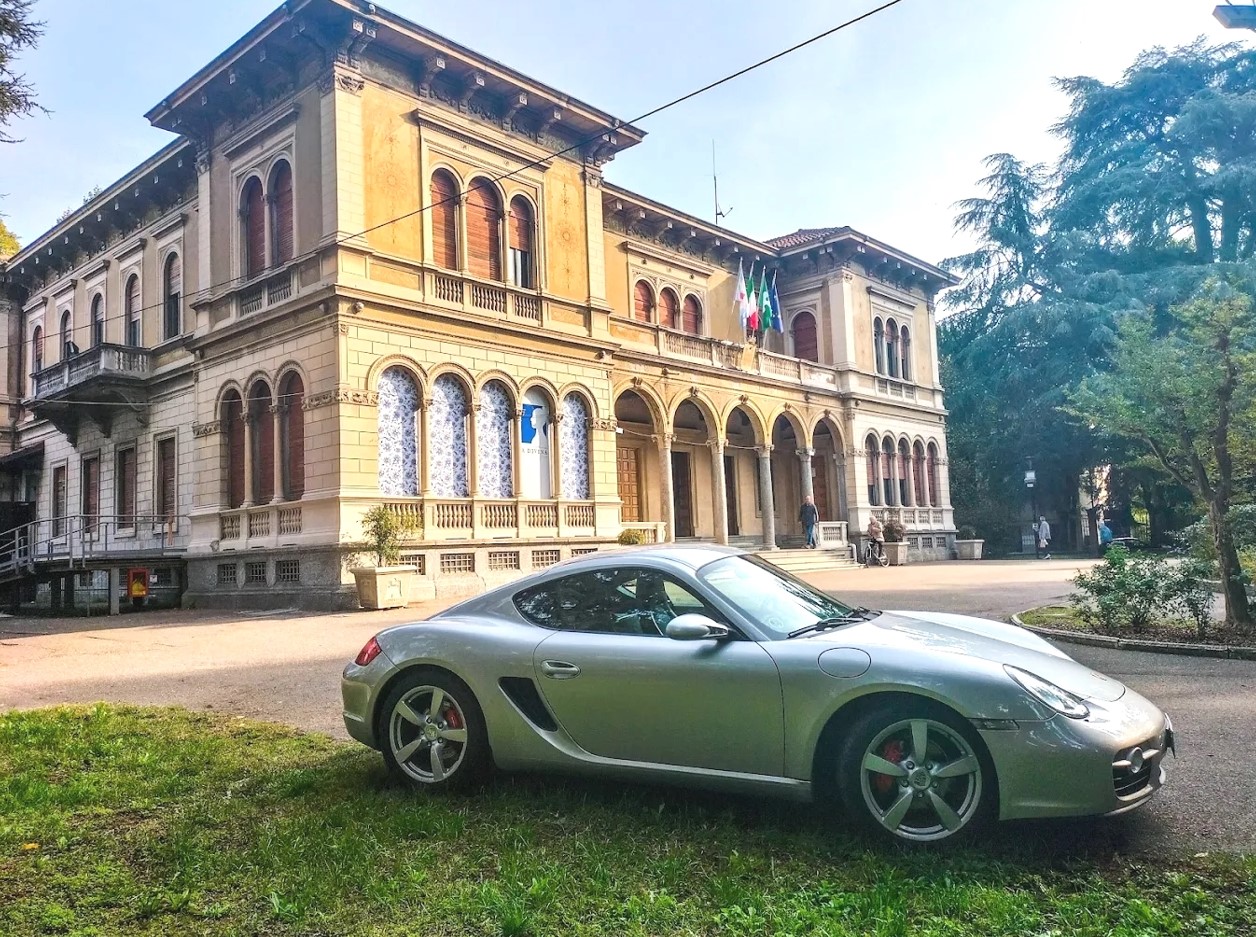 Ruote nella Storia: il fascino delle auto d’epoca incontra l’arte e la cultura del territorio della provincia