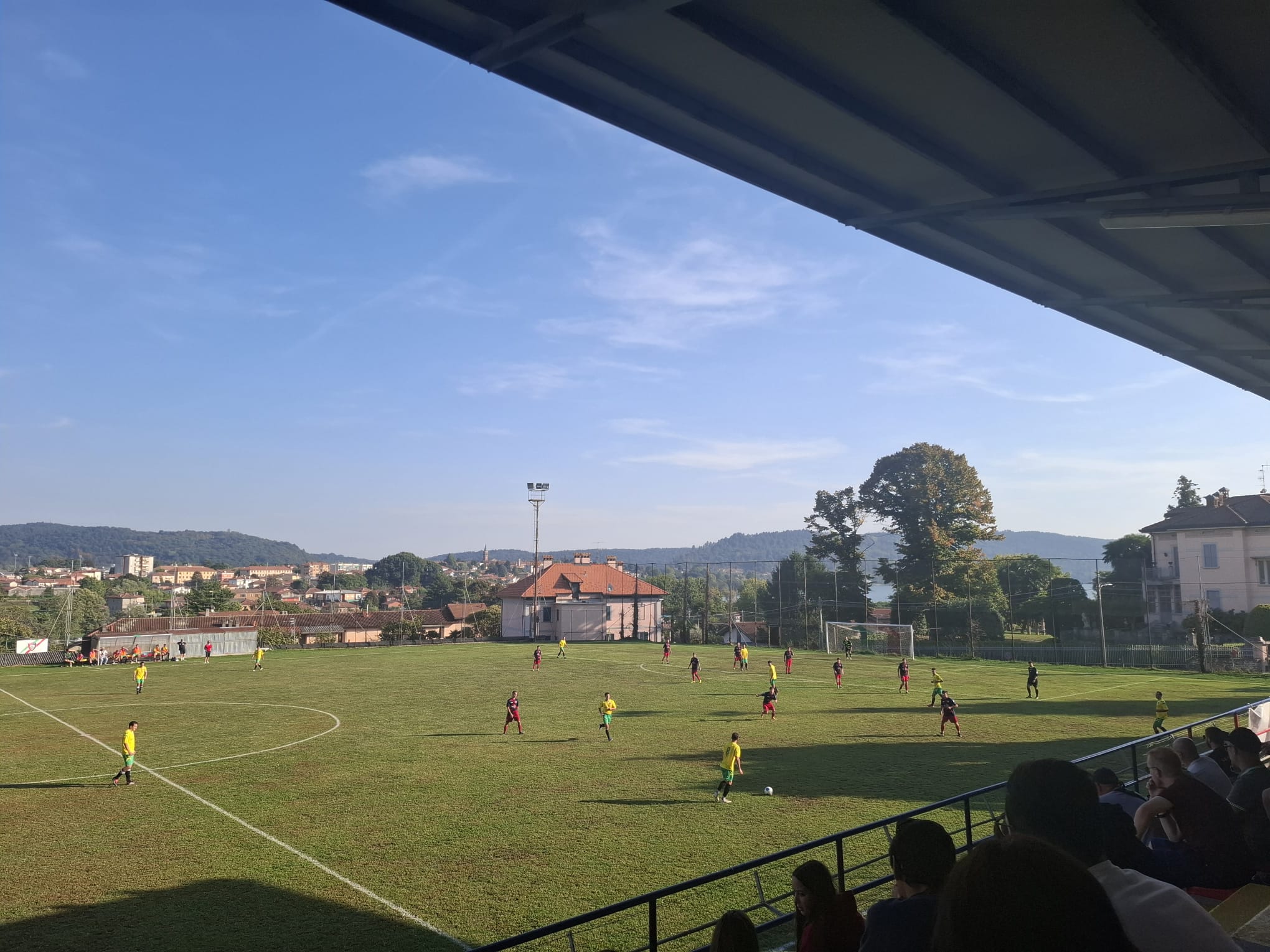 4^ – Sommese sola in vetta, Induno frena il Mercallo. L’Olimpia si prende il derby, prima gioia Monate